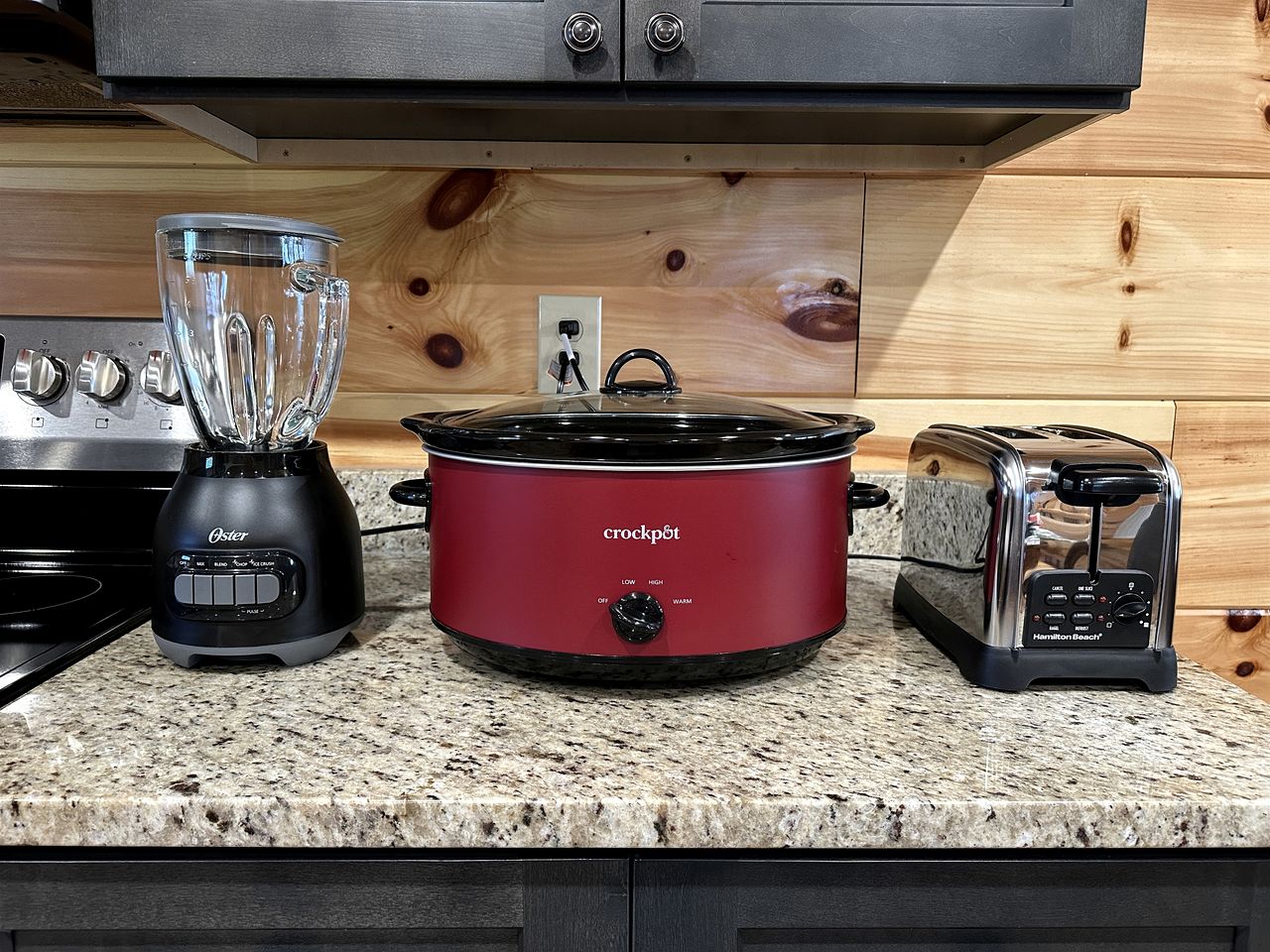 Serene Cabin with Hot-tub and Fire Pit in Pigeon Forge, Tennessee