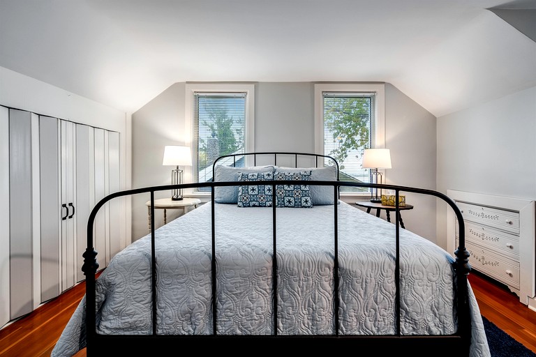 Cottages (Canada, Leamington, Ontario)