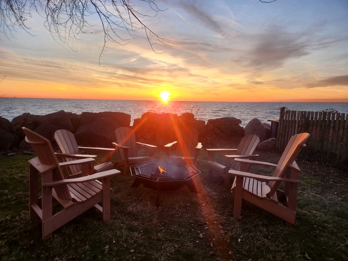 Cottages (Canada, Leamington, Ontario)