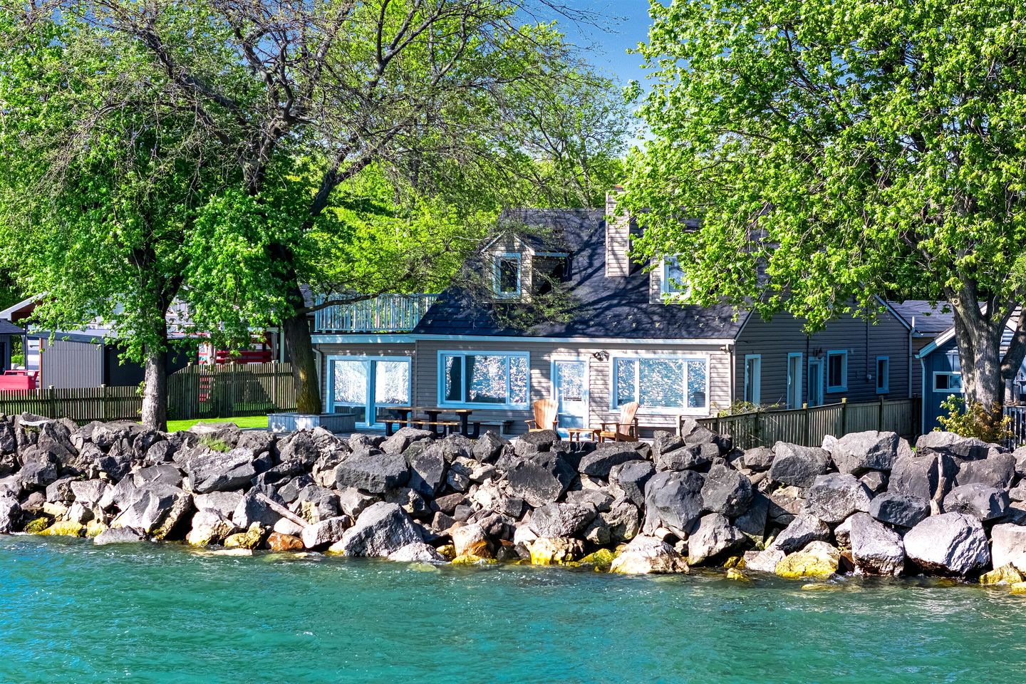 Cottages (Canada, Leamington, Ontario)