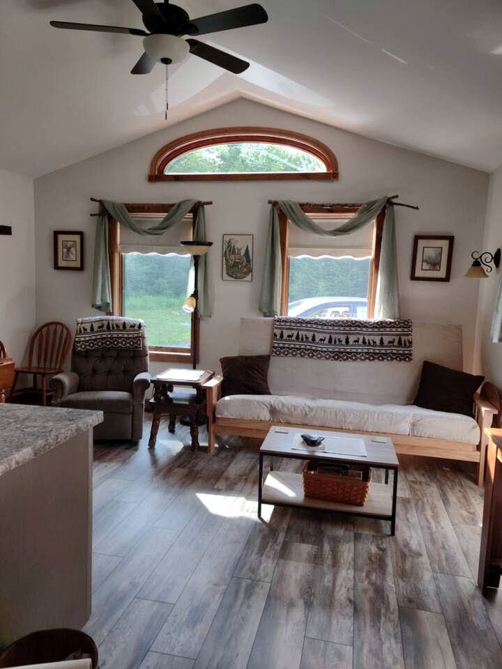 Serene Country Cabin in the Heart of Vermont near the Green Mountains, Perfect for a Weekend in Nature
