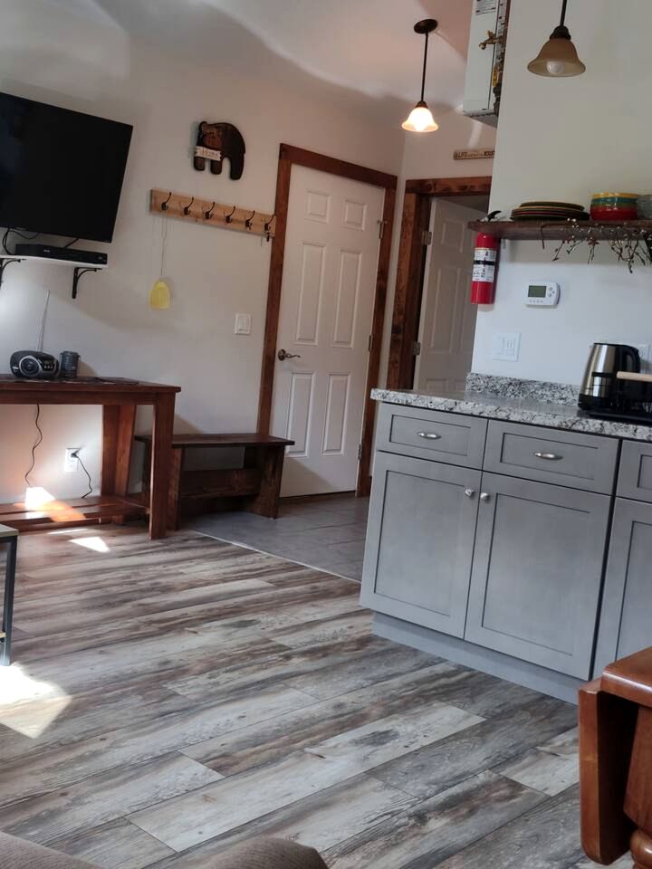 Serene Country Cabin in the Heart of Vermont near the Green Mountains, Perfect for a Weekend in Nature
