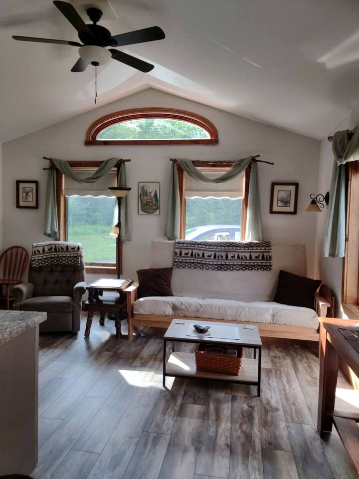 Serene Country Cabin in the Heart of Vermont near the Green Mountains, Perfect for a Weekend in Nature