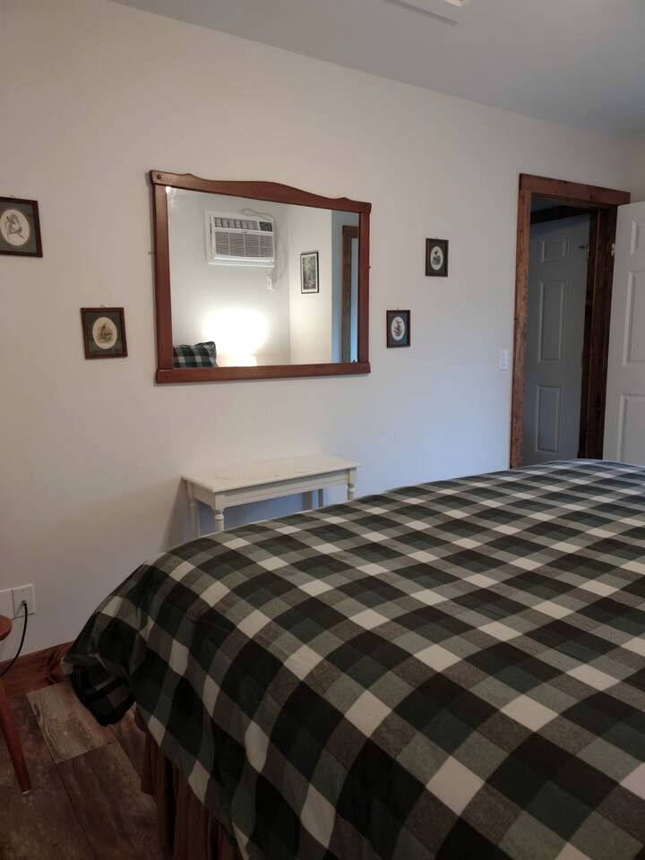 Serene Country Cabin in the Heart of Vermont near the Green Mountains, Perfect for a Weekend in Nature