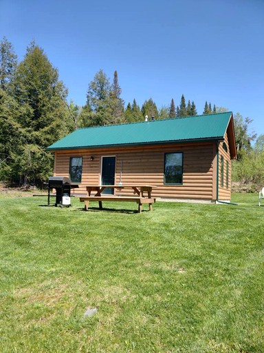 Cabins (United States of America, Hyde Park, Vermont)