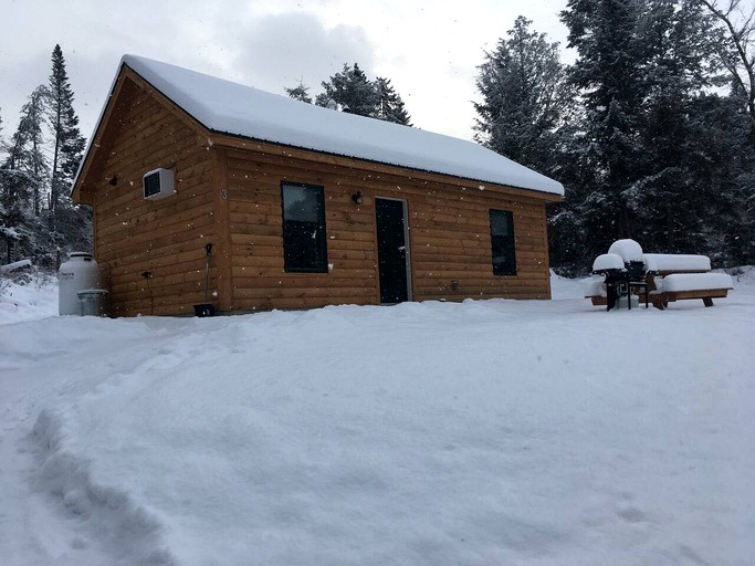 Cabins (United States of America, Hyde Park, Vermont)