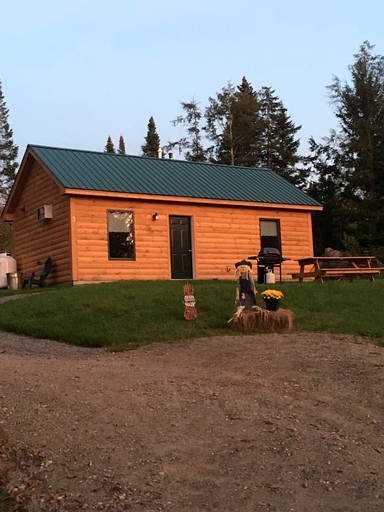 Cabins (United States of America, Hyde Park, Vermont)