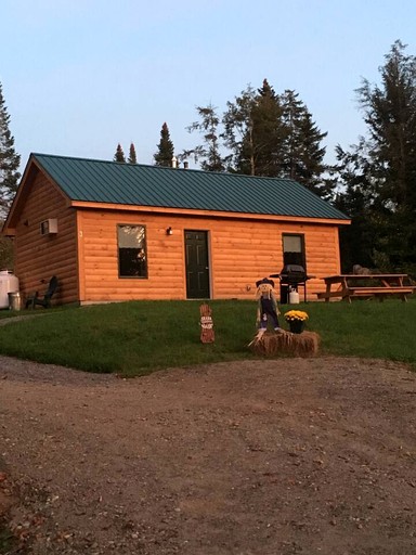 Cabins (United States of America, Hyde Park, Vermont)