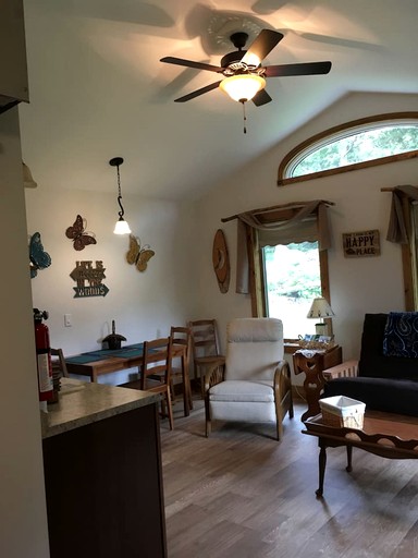 Cabins (United States of America, Hyde Park, Vermont)