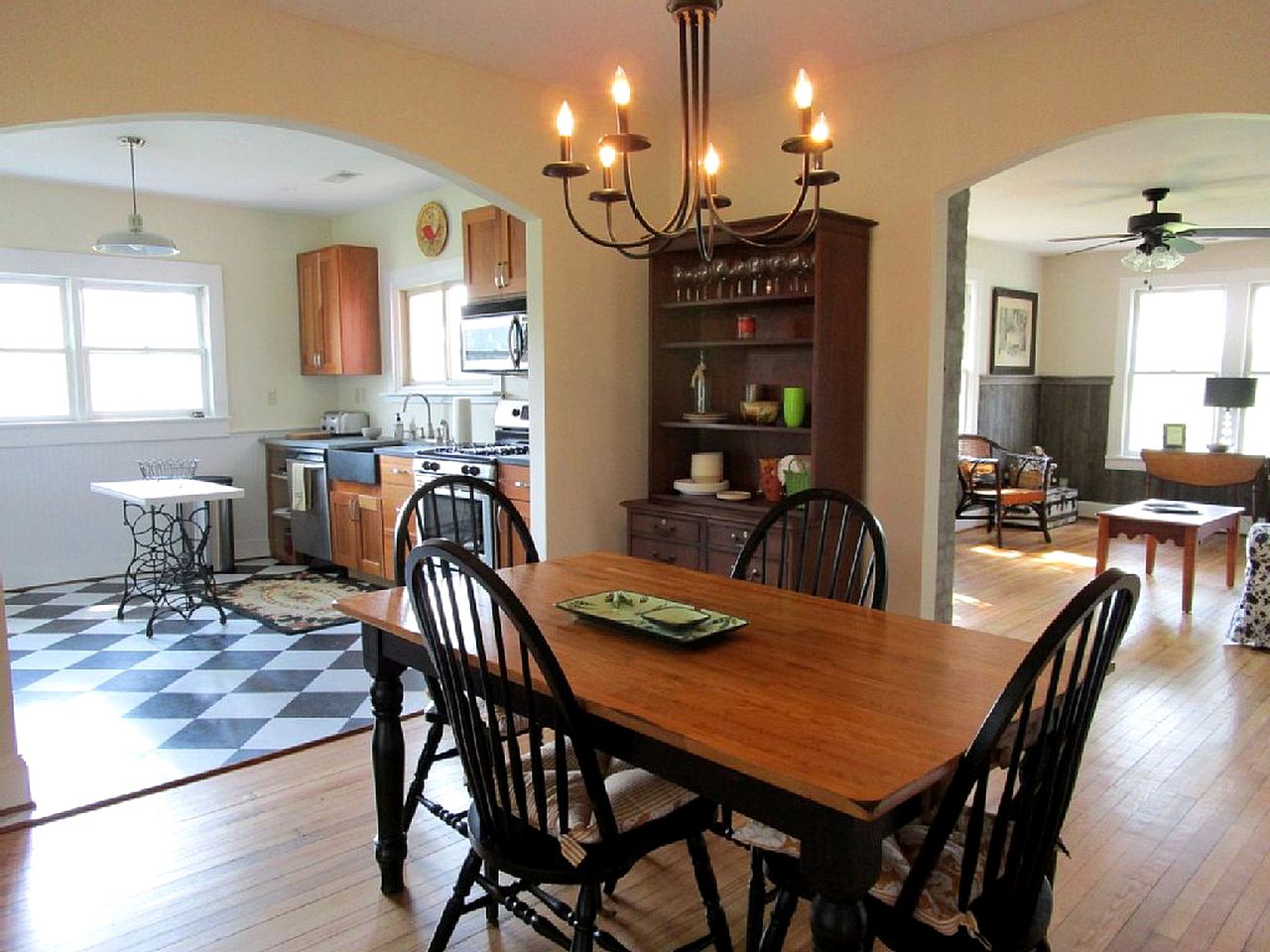 Serene Countryside Cottage Rental with Screened Porch near Charlottesville, Virginia