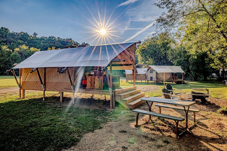 Safari Tents (United States of America, Newport, Tennessee)