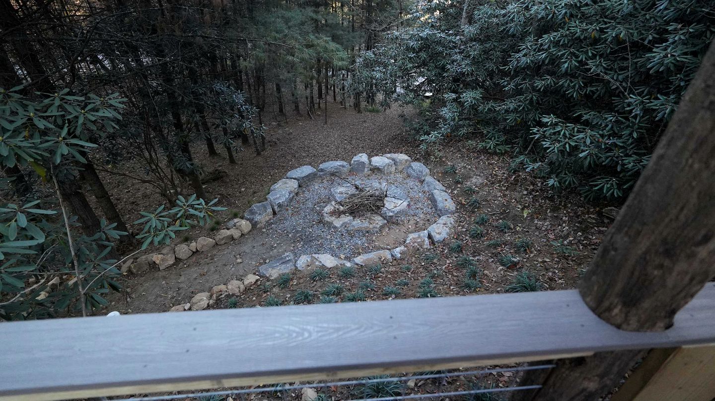 Serene Glamping Retreat with Bell Tent on a Private Deck and Fire Pit Vibes in Waynesville, North Carolina