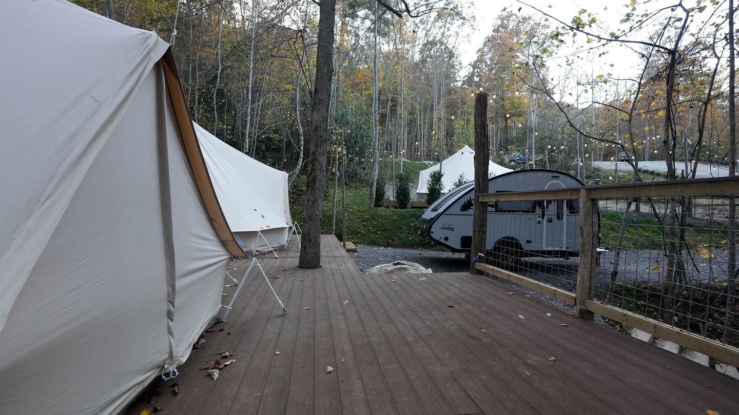 Bell Tents (United States of America, Waynesville, North Carolina)