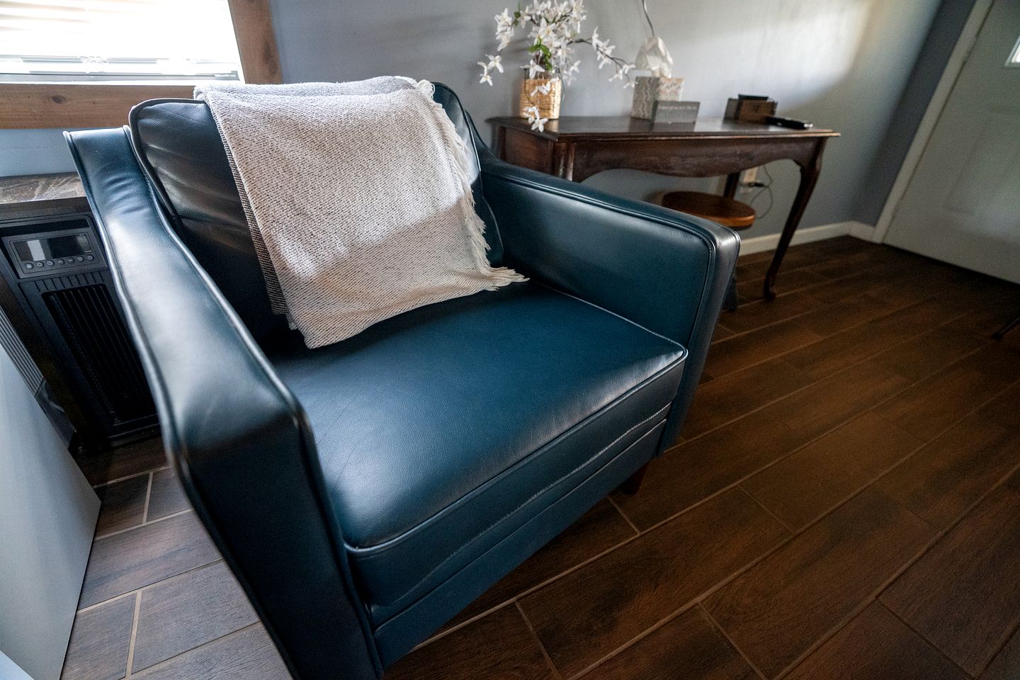 Serene Loft Cabin with Outdoor Grill and Fire Pit in Creal Springs, Illinois