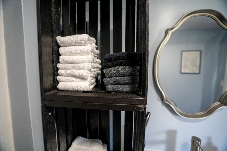 Cabins (United States of America, Creal Spring, Illinois)