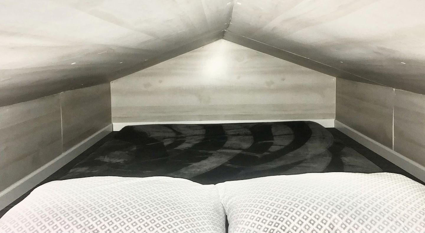 Serene Loft Cabin with Outdoor Grill and Fire Pit in Creal Springs, Illinois