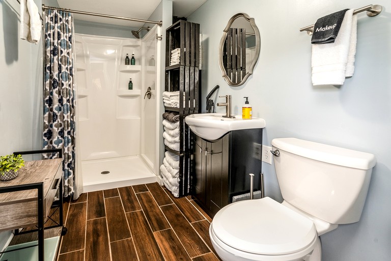 Cabins (United States of America, Creal Spring, Illinois)