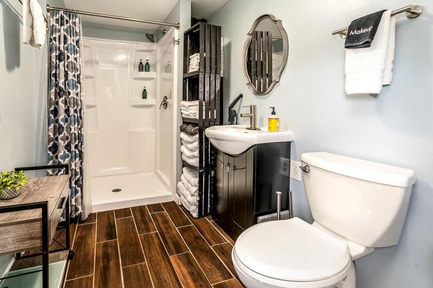 Serene Loft Cabin with Outdoor Grill and Fire Pit in Creal Springs, Illinois