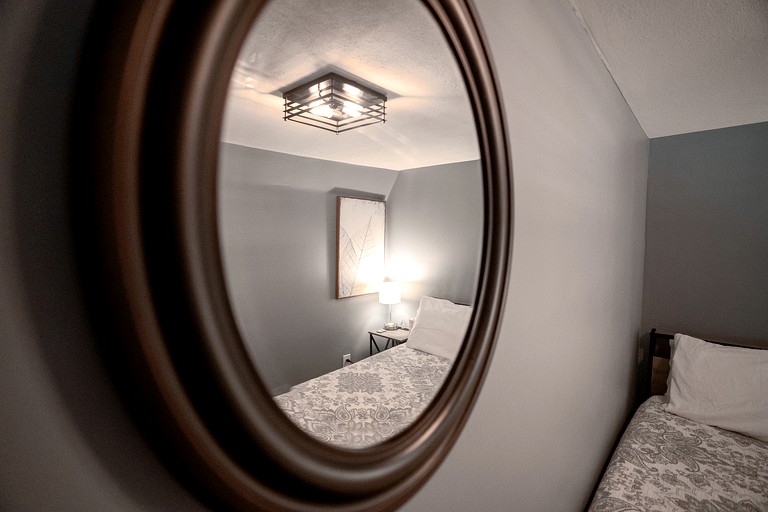 Cabins (United States of America, Creal Spring, Illinois)