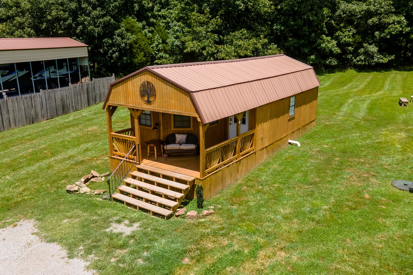 Serene Loft Cabin with Outdoor Grill and Fire Pit in Creal Springs, Illinois