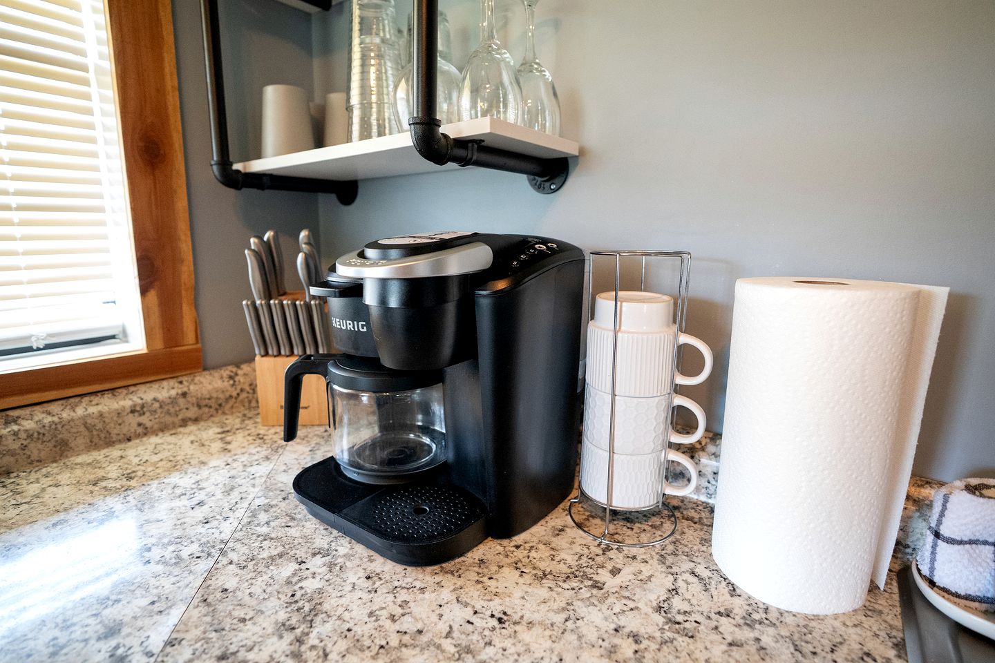 Serene Loft Cabin with Outdoor Grill and Fire Pit in Creal Springs, Illinois