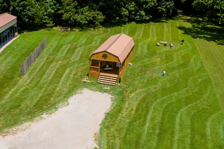 Cabins (United States of America, Creal Spring, Illinois)