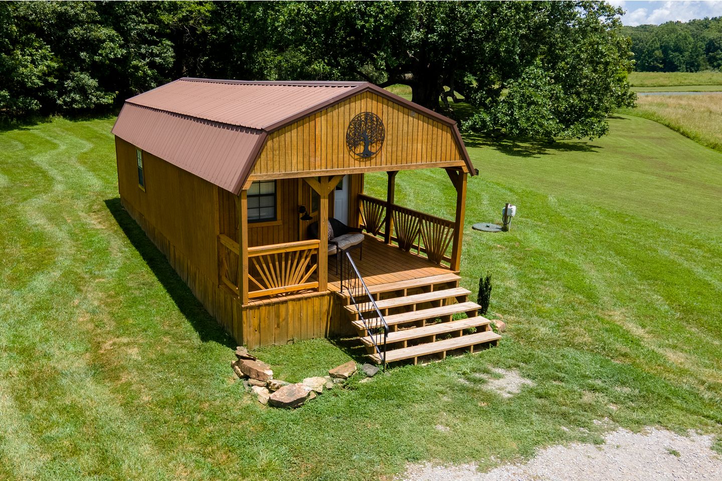 Serene Loft Cabin with Outdoor Grill and Fire Pit in Creal Springs, Illinois