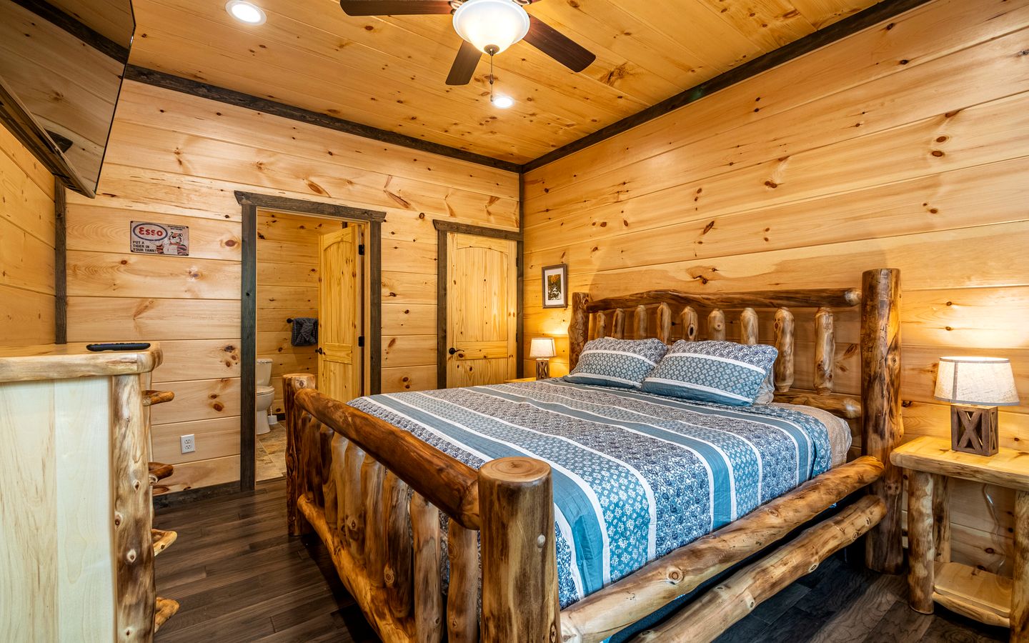 Spectacular Gatlinburg Cabin with Hot Tub & EV Charger near Great Smoky Mountains, Tennessee