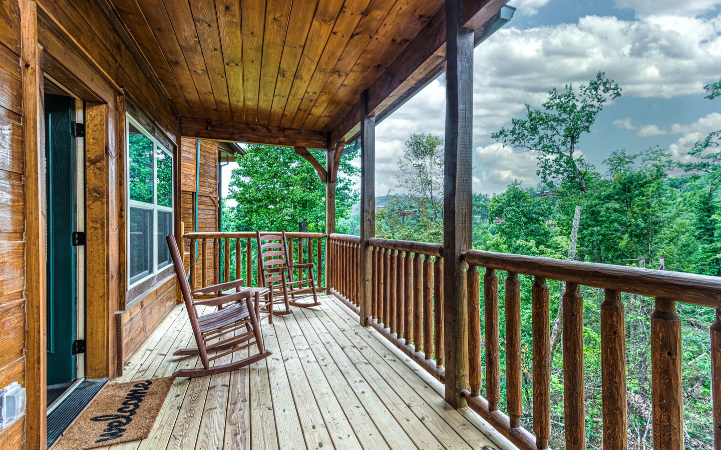 Spectacular Gatlinburg Cabin with Hot Tub & EV Charger near Great Smoky Mountains, Tennessee