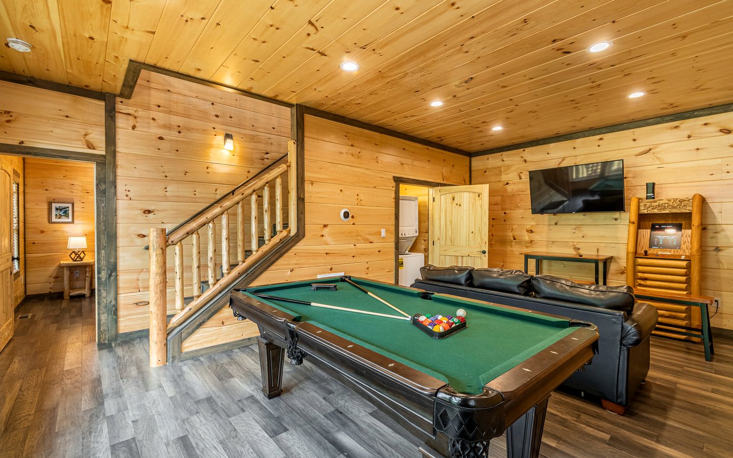 Spectacular Gatlinburg Cabin with Hot Tub & EV Charger near Great Smoky Mountains, Tennessee