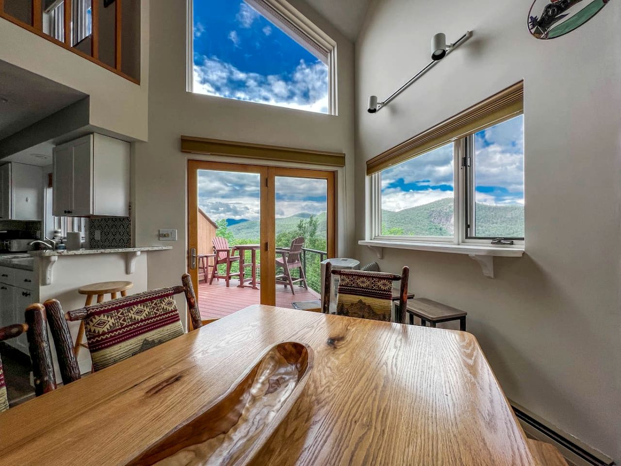 Serene Mountaintop Cabin with Breathtaking Views in Bartlett, New Hampshire