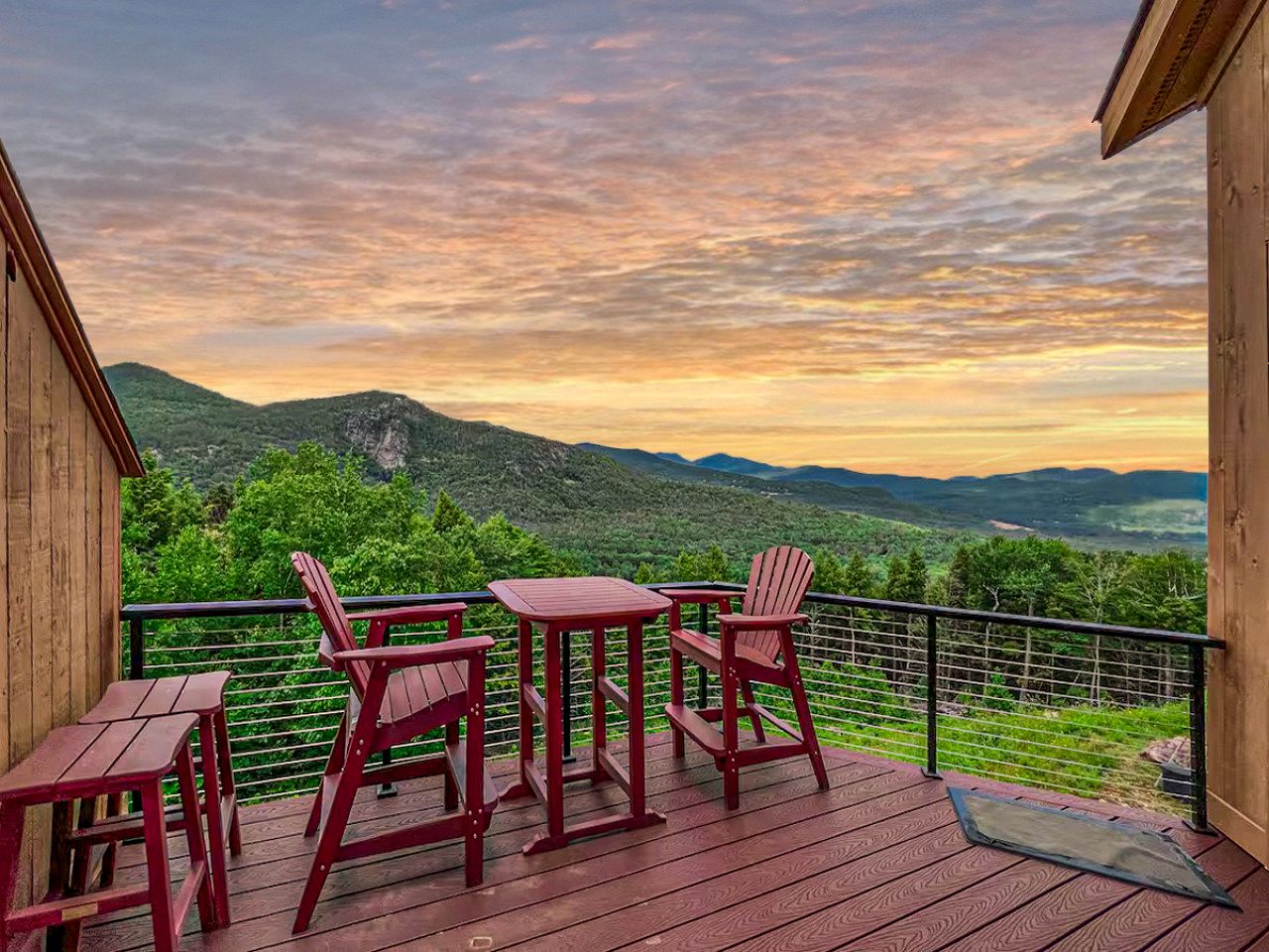 Serene Mountaintop Cabin with Breathtaking Views in Bartlett, New Hampshire