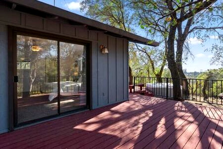 Vacation Rentals (United States of America, Rough and Ready, California)