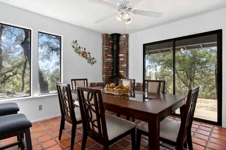 Vacation Rentals (United States of America, Rough and Ready, California)