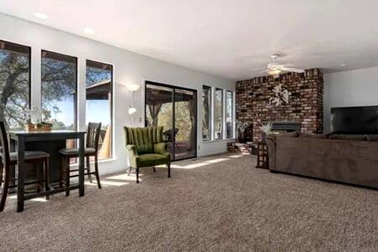 Vacation Rentals (United States of America, Rough and Ready, California)