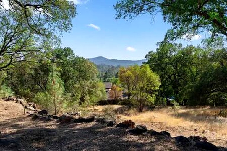 Vacation Rentals (United States of America, Rough and Ready, California)