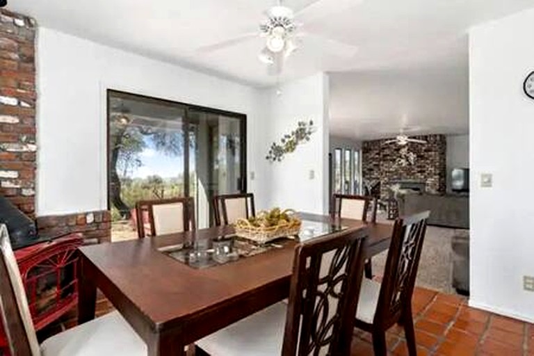 Vacation Rentals (United States of America, Rough and Ready, California)