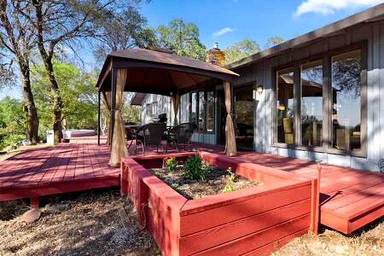 Vacation Rentals (United States of America, Rough and Ready, California)