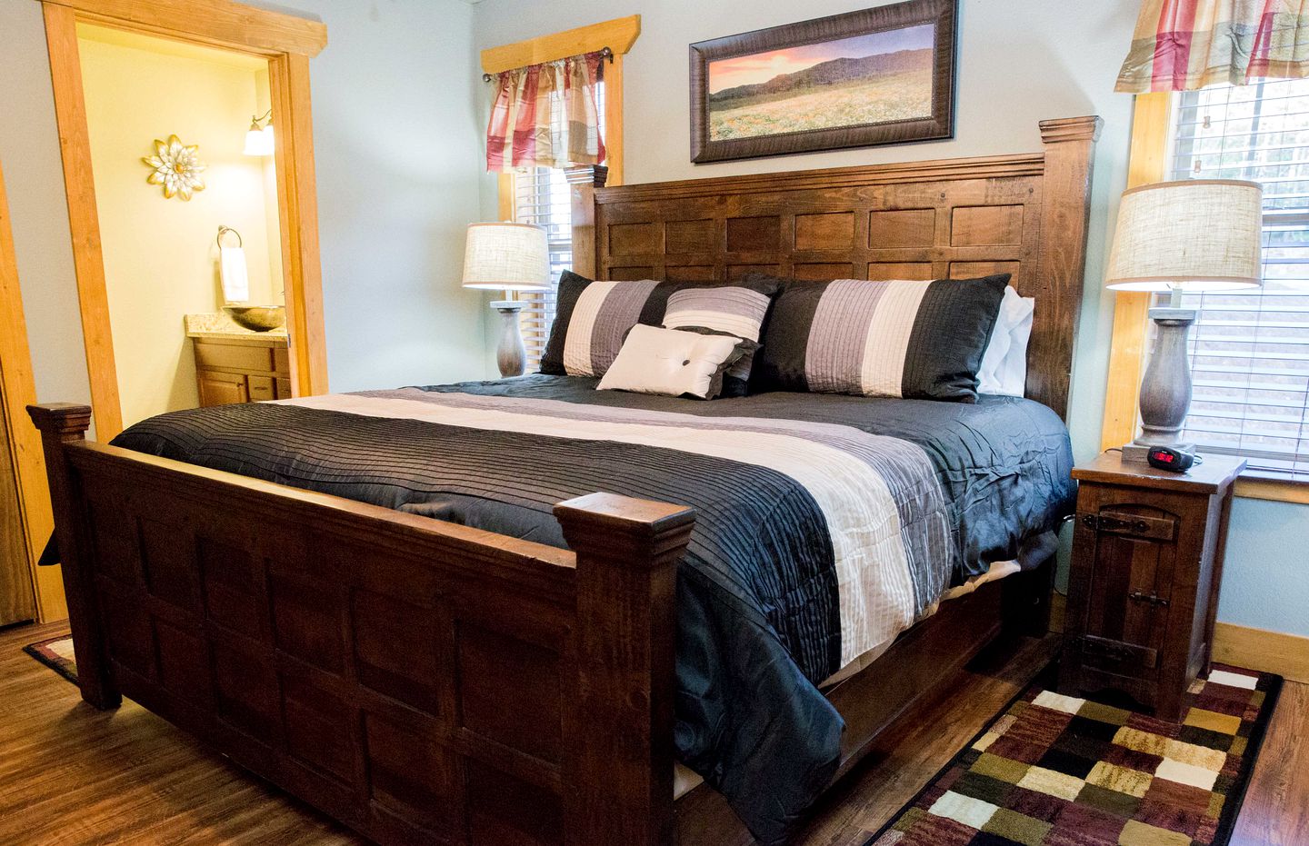 Luxury Glamping in Gatlinburg with Hot Tub and Home Cinema for Fun-Filled Escapes to Tennessee