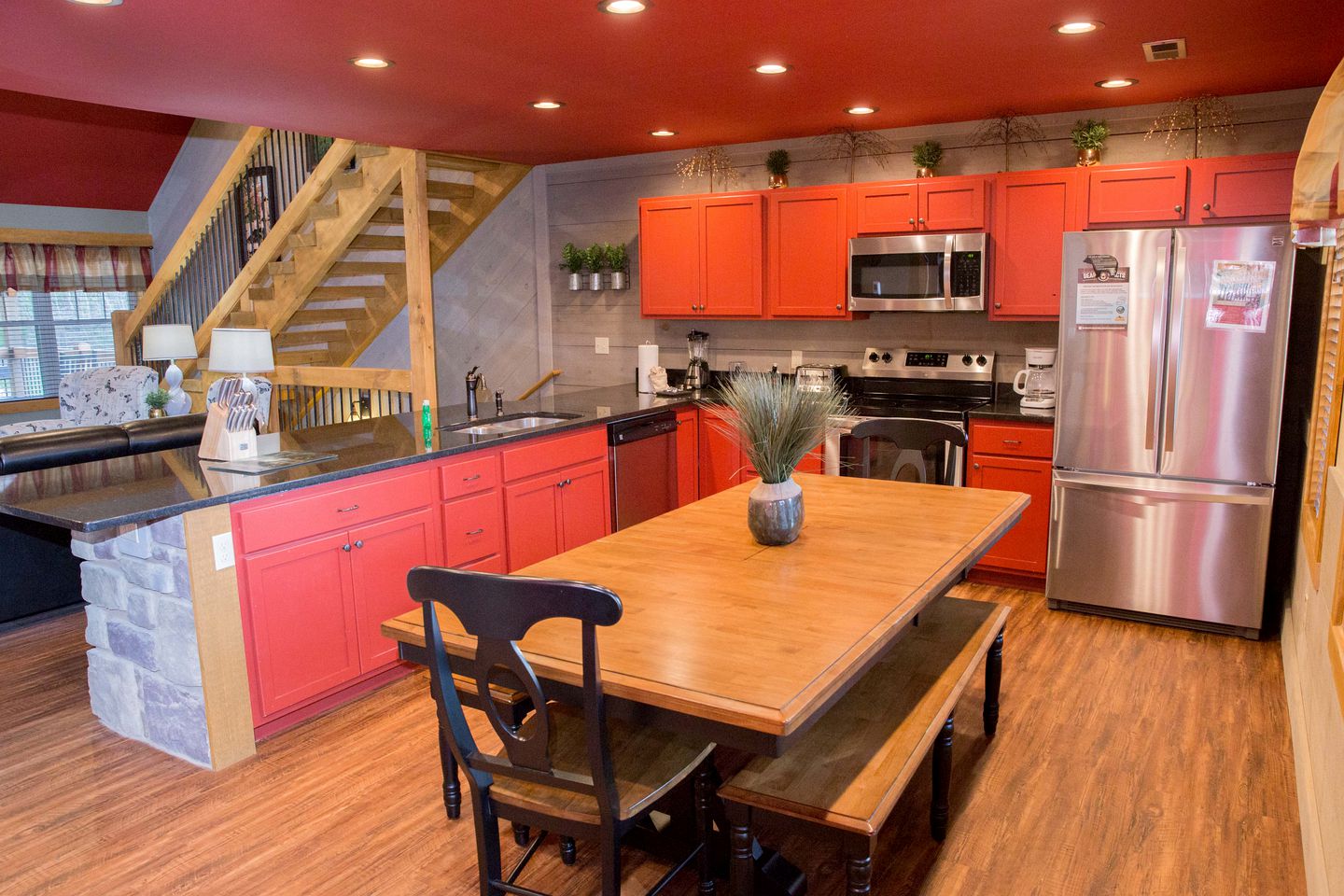 Luxury Glamping in Gatlinburg with Hot Tub and Home Cinema for Fun-Filled Escapes to Tennessee