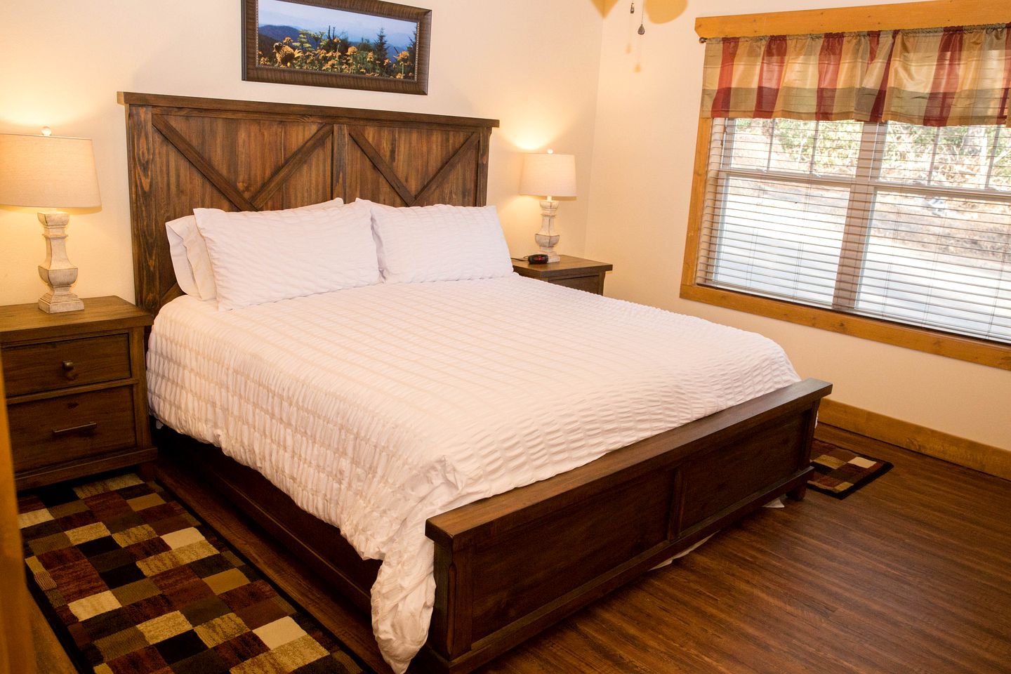 Luxury Glamping in Gatlinburg with Hot Tub and Home Cinema for Fun-Filled Escapes to Tennessee