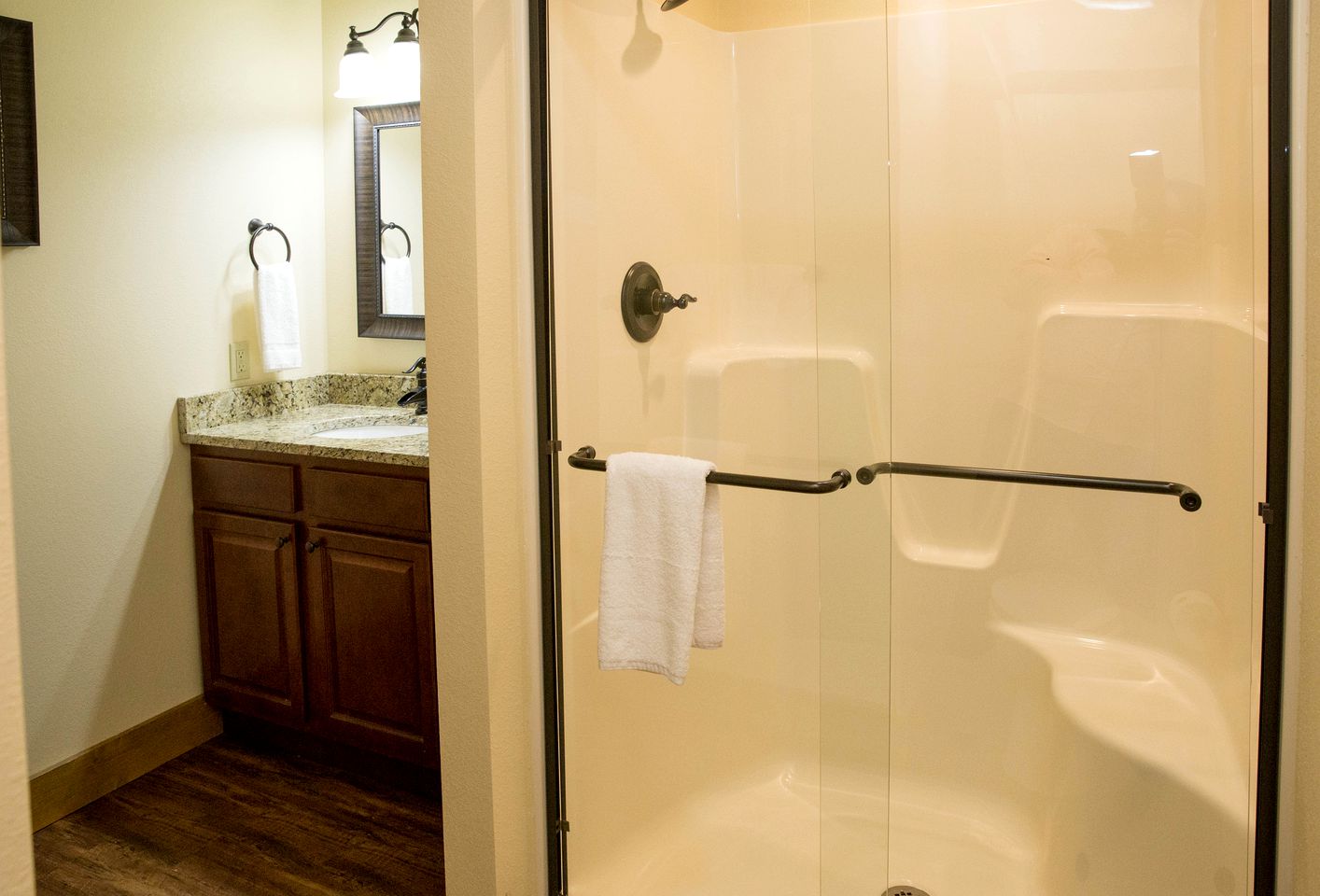 Luxury Glamping in Gatlinburg with Hot Tub and Home Cinema for Fun-Filled Escapes to Tennessee