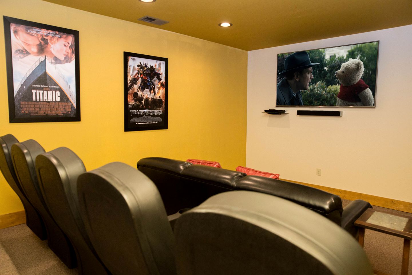 Luxury Glamping in Gatlinburg with Hot Tub and Home Cinema for Fun-Filled Escapes to Tennessee