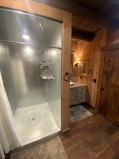 Cabins (United States of America, Ennis, Montana)