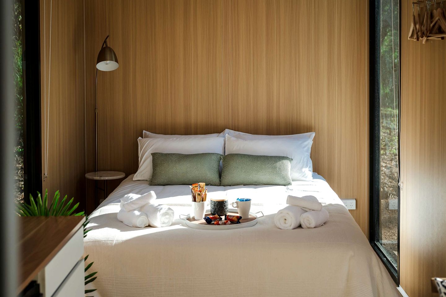 Serene Tiny Home Farm Stay with Creek Views near Toowoomba, Withcott QLD