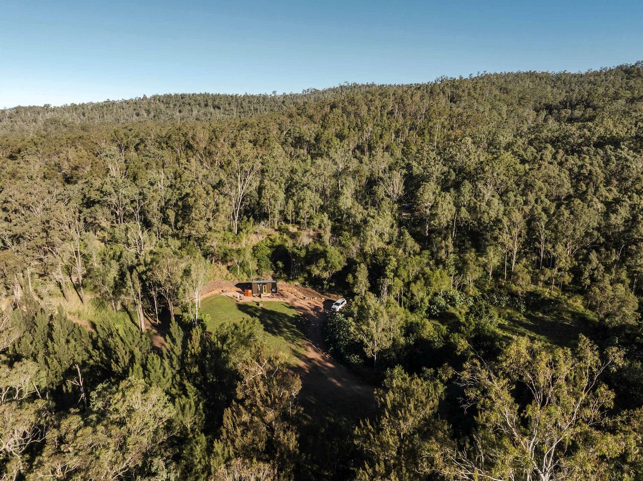 Serene Tiny Home Farm Stay with Creek Views near Toowoomba, Withcott QLD