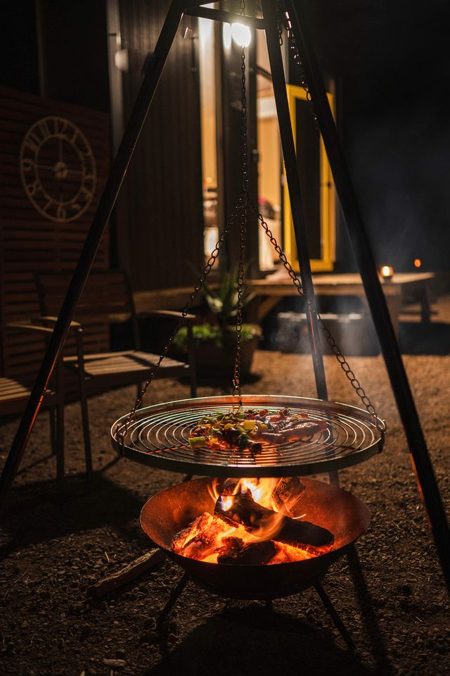 Serene Tiny Home Farm Stay with Creek Views near Toowoomba, Withcott QLD