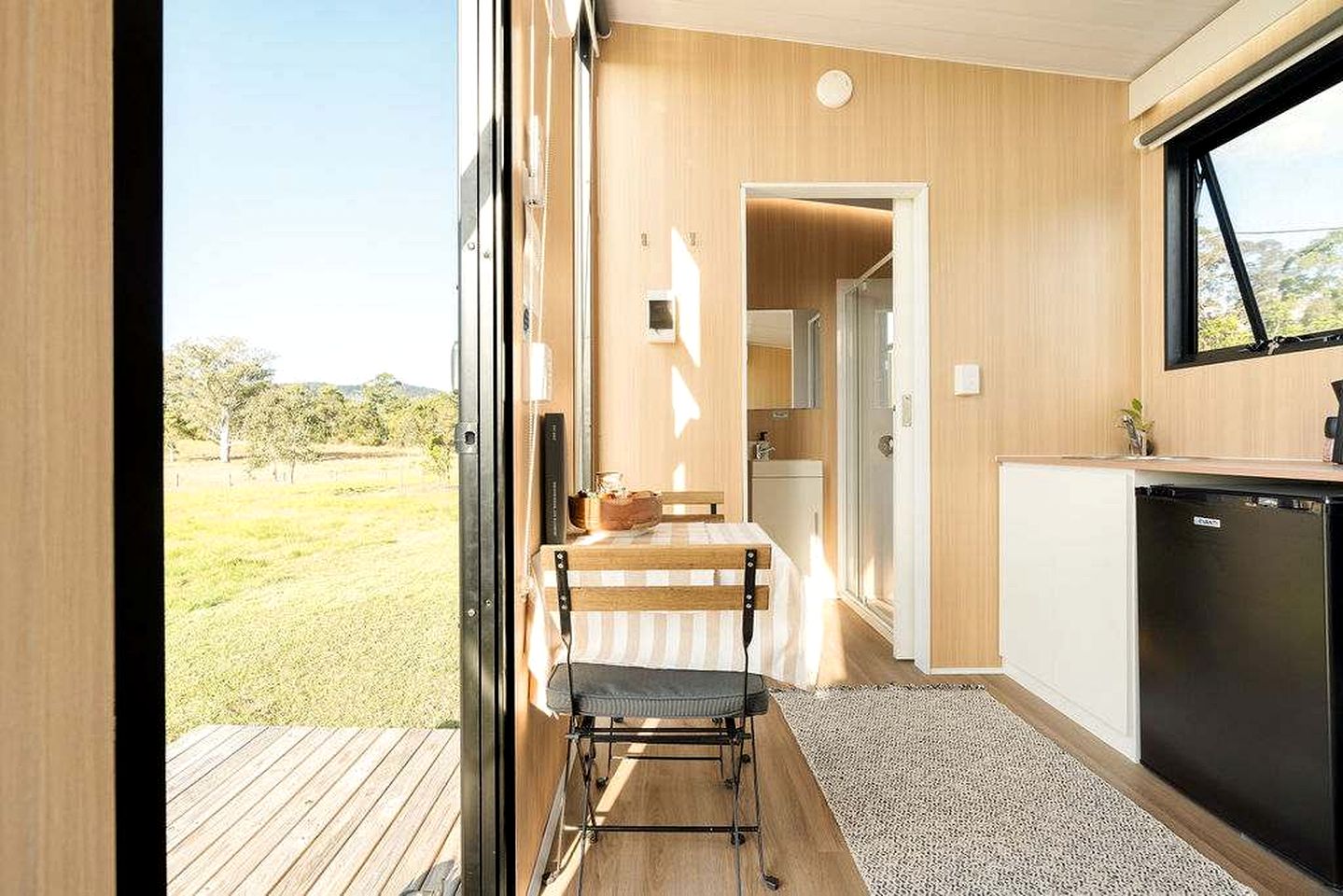 Serene Tiny Home Retreat with Farm Views, Near Noosa Heads in Tuchekoi, Queensland