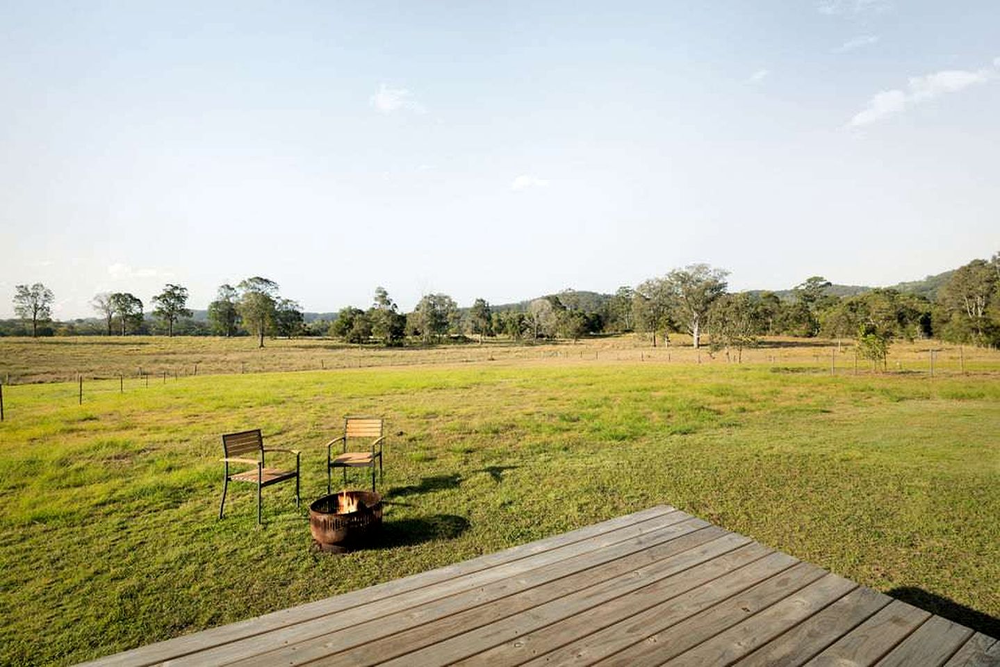 Serene Tiny Home Retreat with Farm Views, Near Noosa Heads in Tuchekoi, Queensland