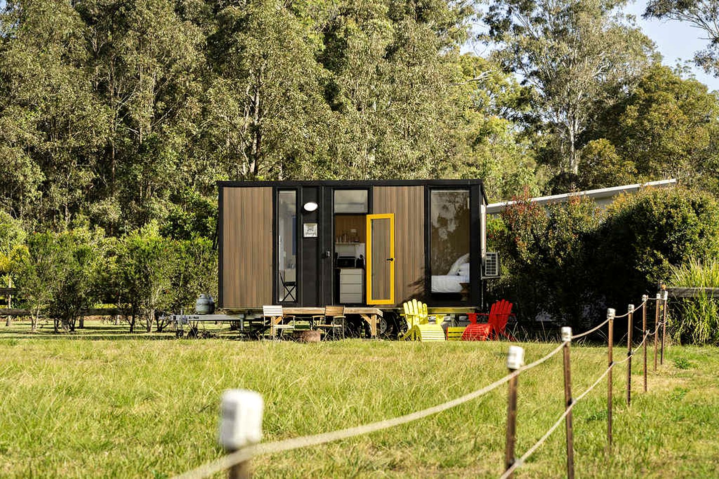 Serene Tiny Home Retreat with Farm Views, Near Noosa Heads in Tuchekoi, Queensland
